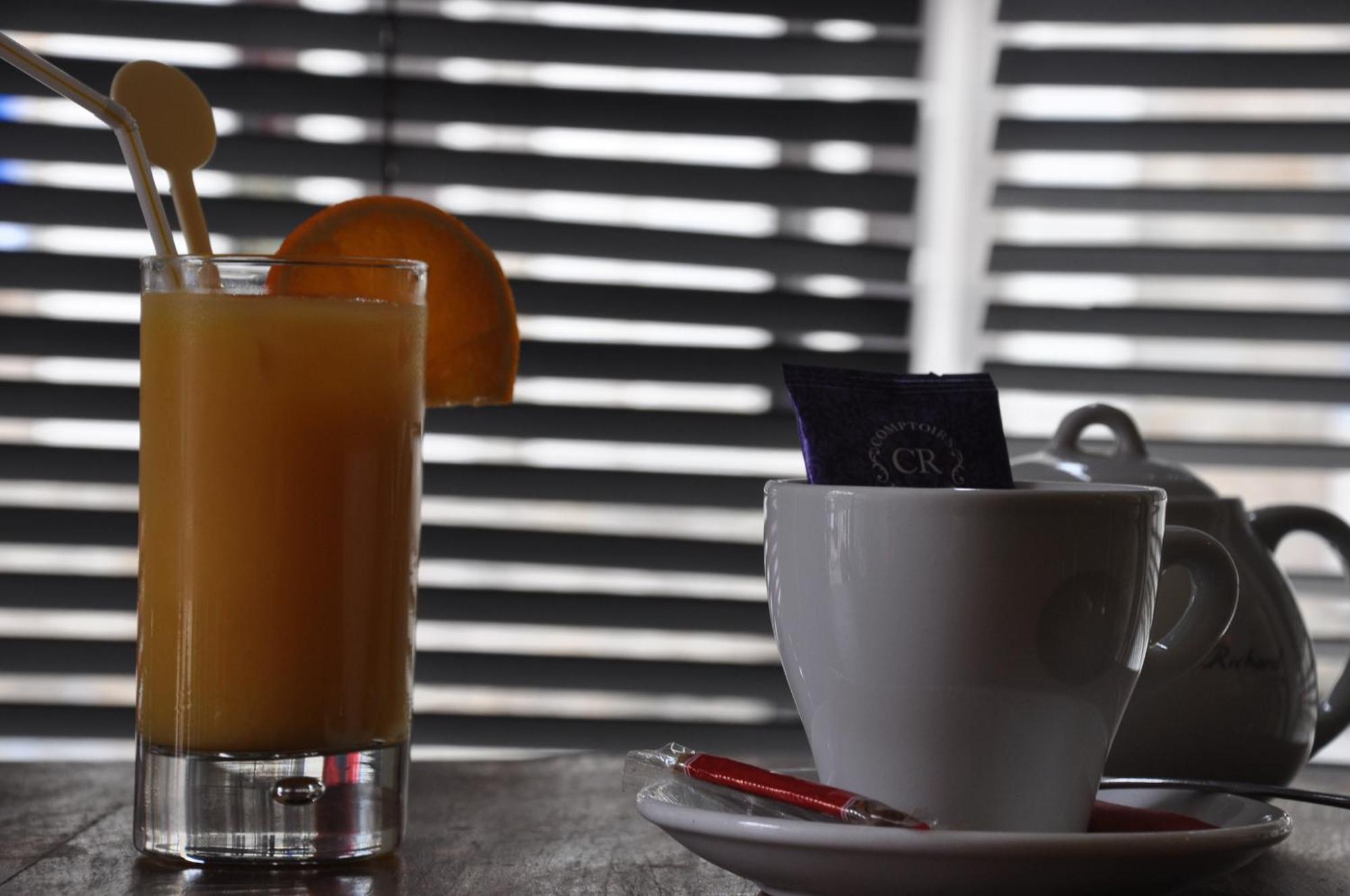 Cafe Hotel Du Theatre Dinan Luaran gambar